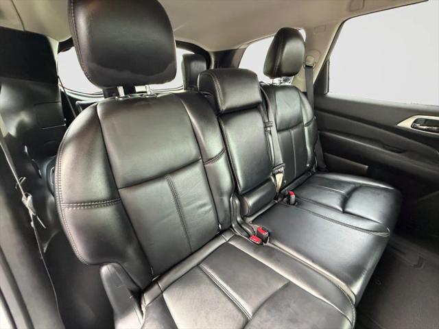 2017 Nissan Pathfinder SL