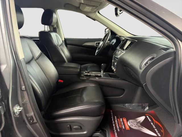 2017 Nissan Pathfinder SL