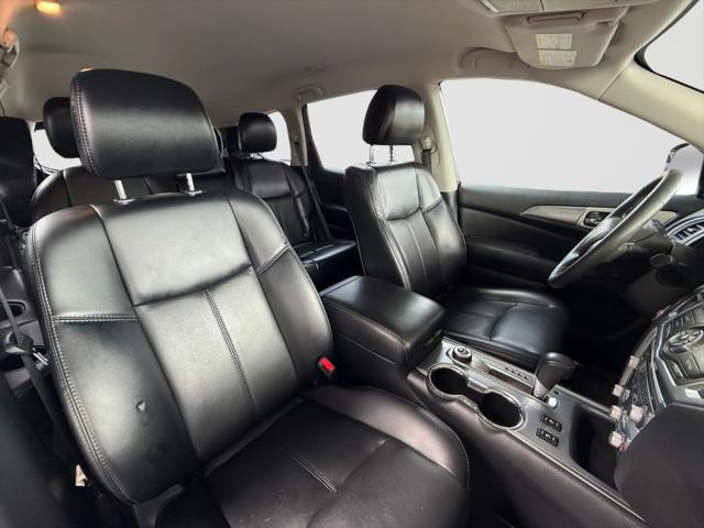 2017 Nissan Pathfinder SL