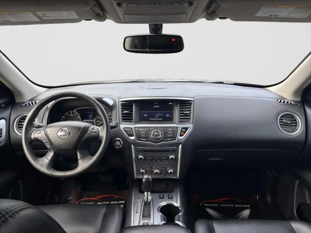 2017 Nissan Pathfinder SL