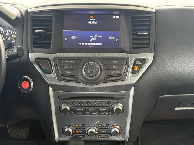 2017 Nissan Pathfinder SL