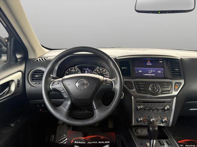 2017 Nissan Pathfinder SL