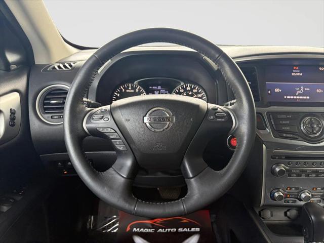 2017 Nissan Pathfinder SL