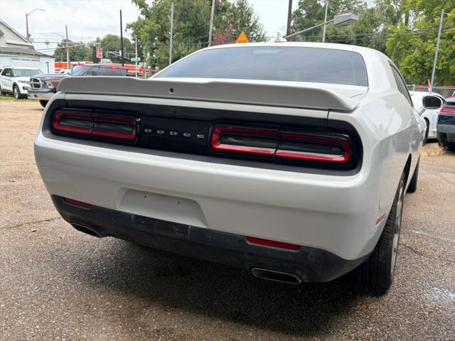 2015 Dodge Challenger SXT Plus