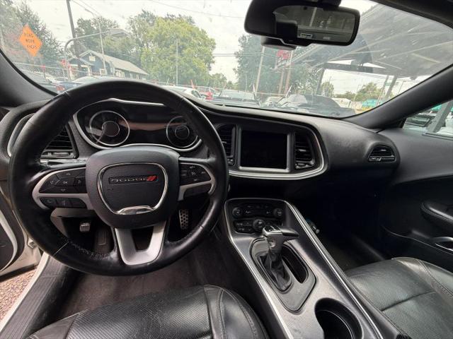 2015 Dodge Challenger SXT Plus