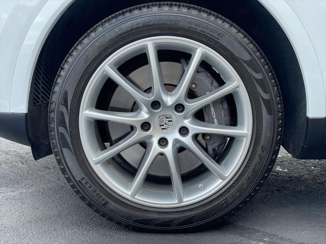 2023 Porsche Cayenne Platinum Edition