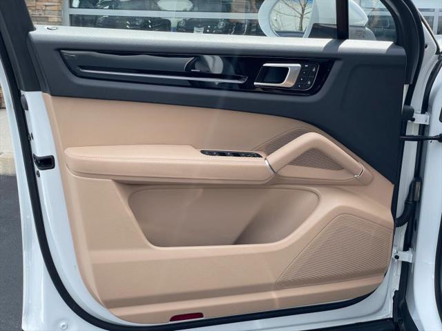 2023 Porsche Cayenne Platinum Edition