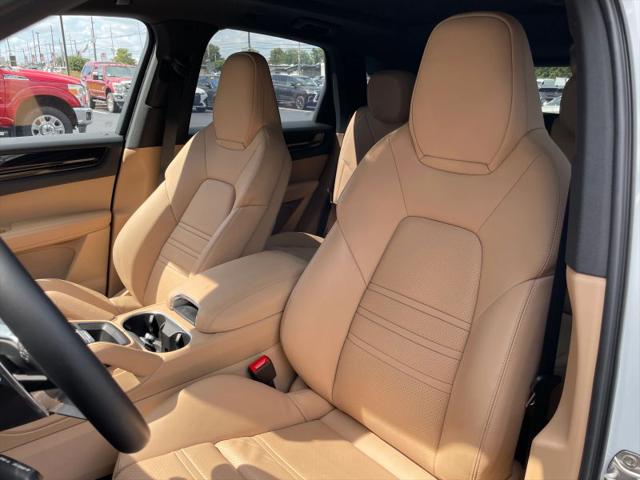 2023 Porsche Cayenne Platinum Edition