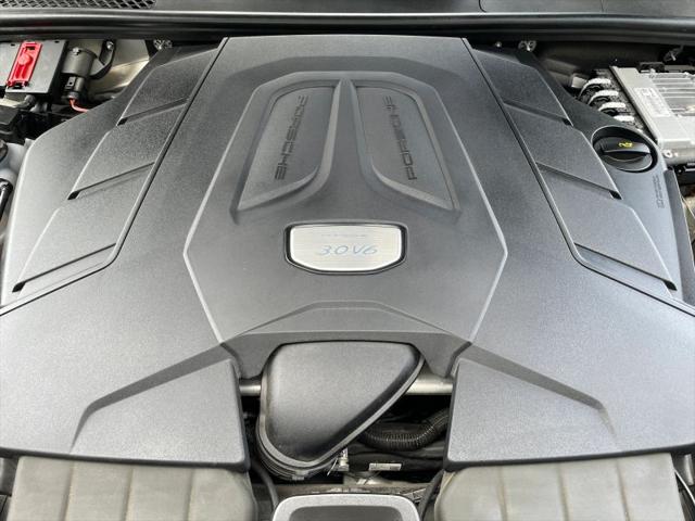 2023 Porsche Cayenne Platinum Edition