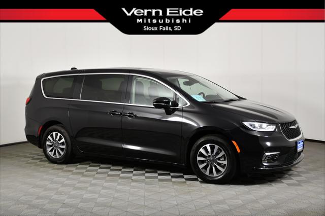 2024 Chrysler Pacifica Hybrid Select for sale in Sioux Falls, SD