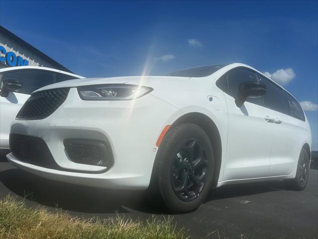 2024 Chrysler Pacifica Hybrid S Appearance Pkg for sale in Clinton, MO