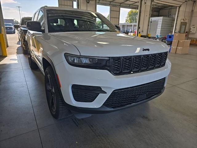 2023 Jeep Grand Cherokee Altitude 4x4 for sale in Groveport, OH