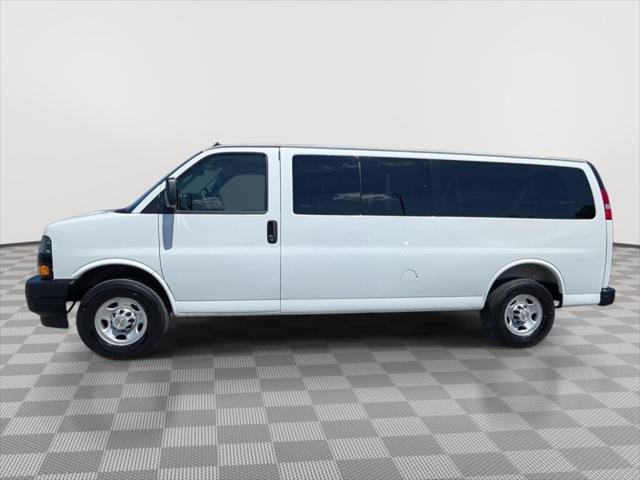 2025 Chevrolet Express Passenger RWD 3500 Extended Wheelbase LS 2025 Chevrolet Express Passenger RWD 3500 Extended Wheelbase LS