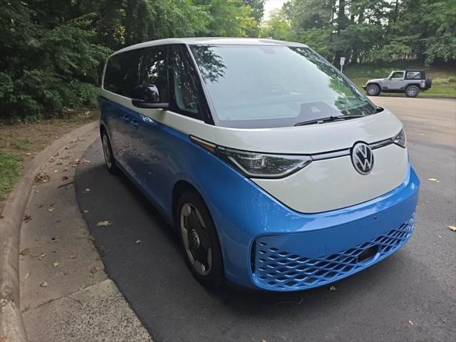 2025 Volkswagen ID. Buzz Pro S Plus with 4MOTION 2025 Volkswagen ID. Buzz Pro S Plus with 4MOTION