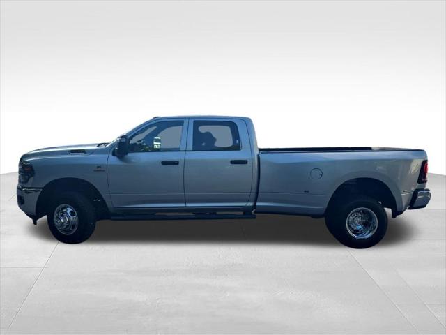 2026 RAM Ram 3500 RAM 3500 TRADESMAN CREW CAB 4X4 8 BOX