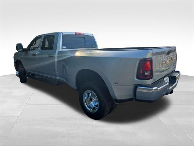 2026 RAM Ram 3500 RAM 3500 TRADESMAN CREW CAB 4X4 8 BOX