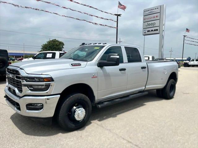 2026 RAM Ram 3500 RAM 3500 TRADESMAN CREW CAB 4X4 8 BOX