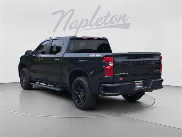 2023 Chevrolet Silverado 1500 4WD Crew Cab Short Bed Custom 2023 Chevrolet Silverado 1500 4WD Crew Cab Short Bed Custom