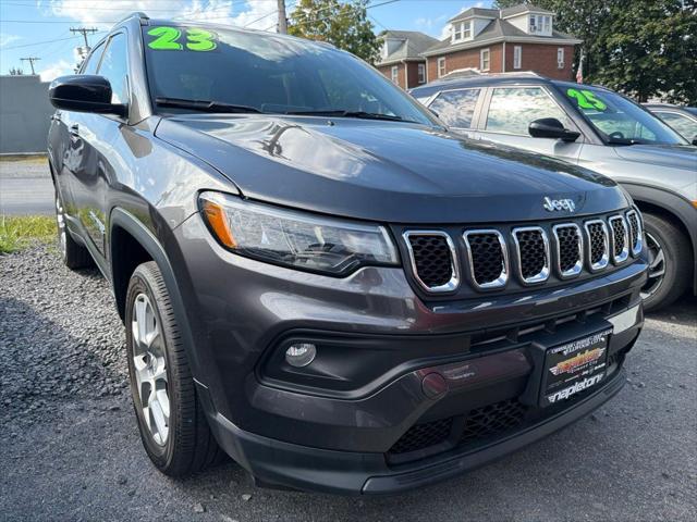 2023 Jeep Compass Latitude Lux FWD 2023 Jeep Compass Latitude Lux FWD