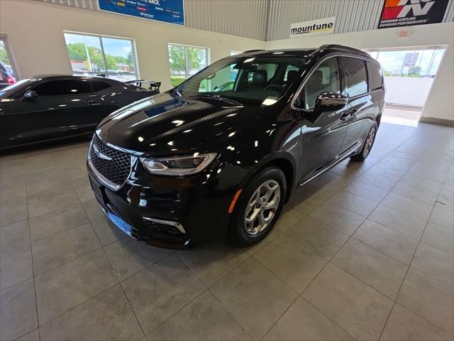 2023 Chrysler Pacifica Limited for sale in Sterling Heights , MI