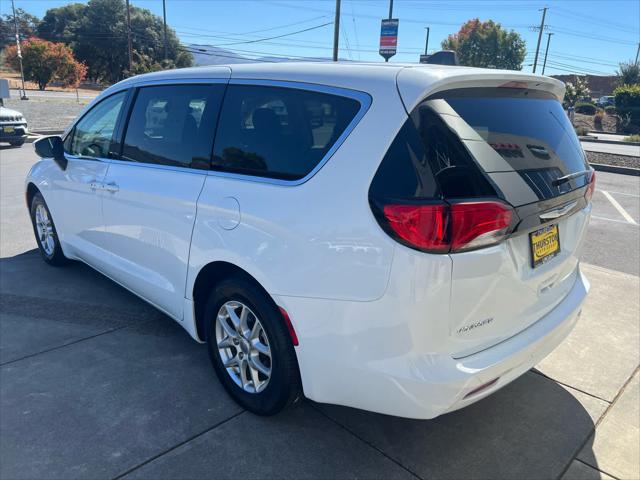 2023 Chrysler Voyager LX