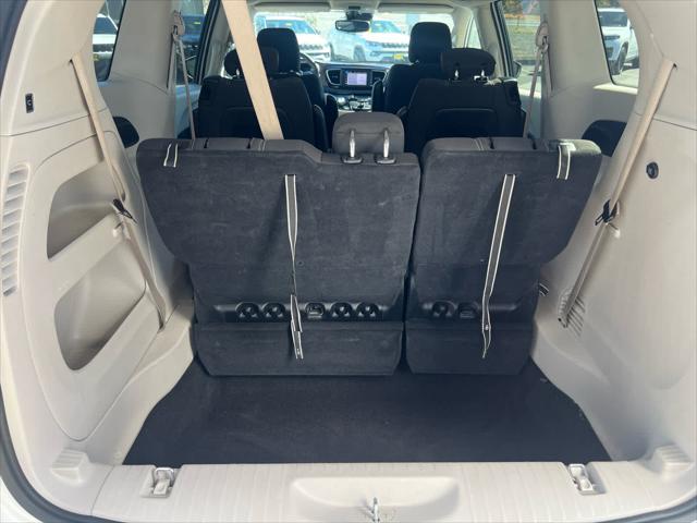 2023 Chrysler Voyager LX