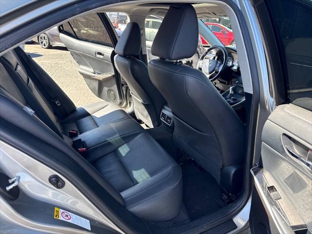 2015 Lexus IS 250 Base 4dr Sedan
