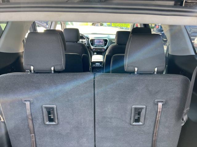 2017 GMC Acadia SLE-2