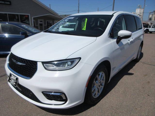 2023 Chrysler Pacifica Touring L for sale in Sioux City, IA