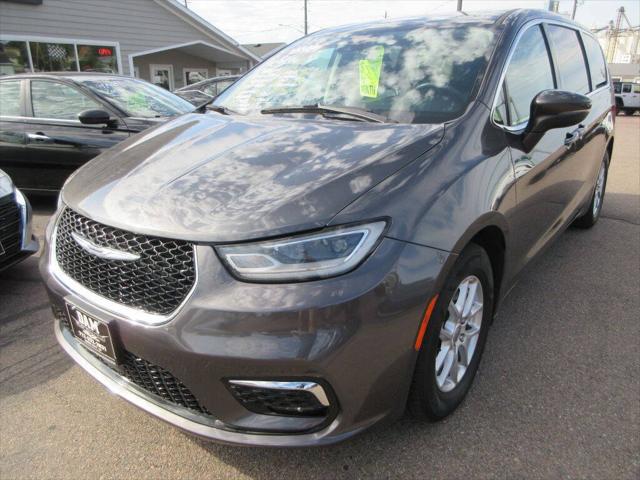 2023 Chrysler Pacifica Touring L for sale in Sioux City, IA
