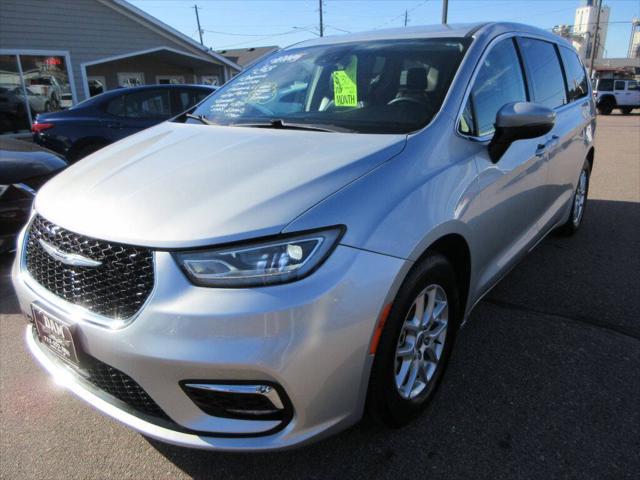 2023 Chrysler Pacifica Touring L for sale in Sioux City, IA