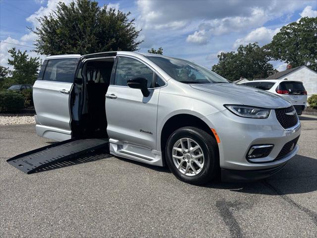 2024 Chrysler Pacifica Touring L for sale in Midlothian, VA