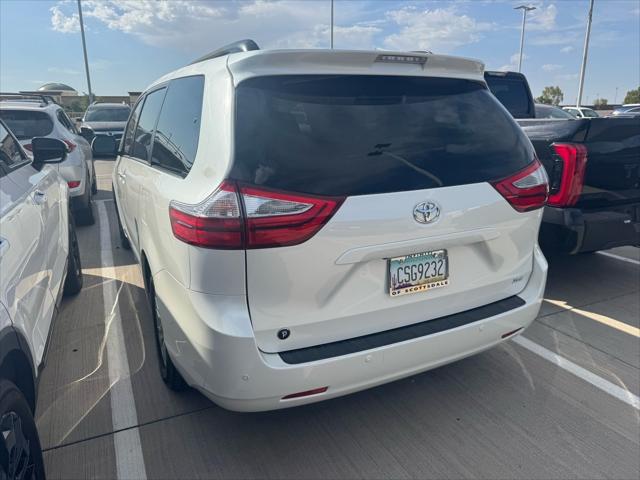 2017 Toyota Sienna XLE 8 Passenger