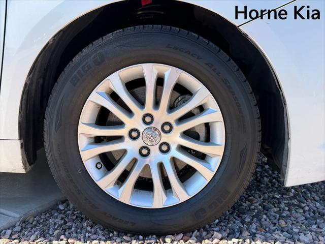2017 Toyota Sienna XLE 8 Passenger