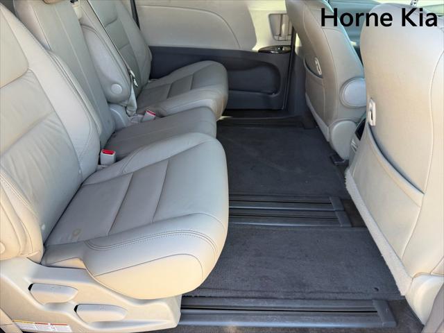 2017 Toyota Sienna XLE 8 Passenger