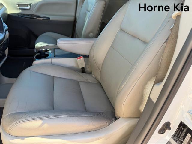 2017 Toyota Sienna XLE 8 Passenger