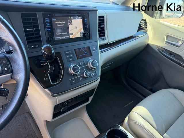 2017 Toyota Sienna XLE 8 Passenger
