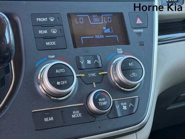 2017 Toyota Sienna XLE 8 Passenger