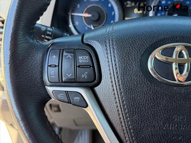 2017 Toyota Sienna XLE 8 Passenger