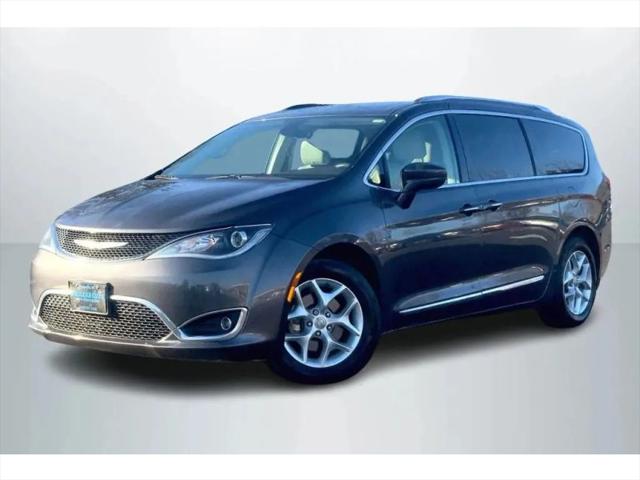 2019 Chrysler Pacifica Touring L for sale in Janesville, WI