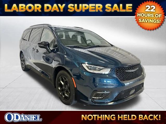 2025 Chrysler Pacifica Hybrid Premiuim S Appearance Package for sale in Fort Wayne, IN