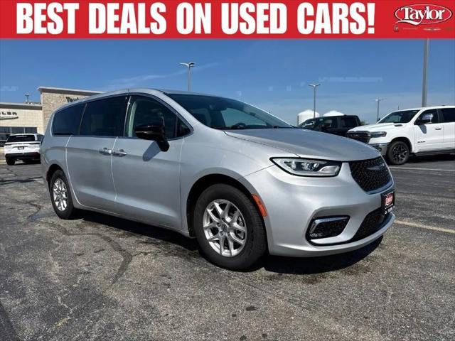 2024 Chrysler Pacifica Touring L for sale in Bourbannais, IL