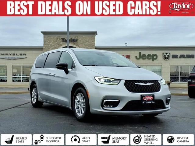 2024 Chrysler Pacifica Touring L for sale in Bourbannais, IL