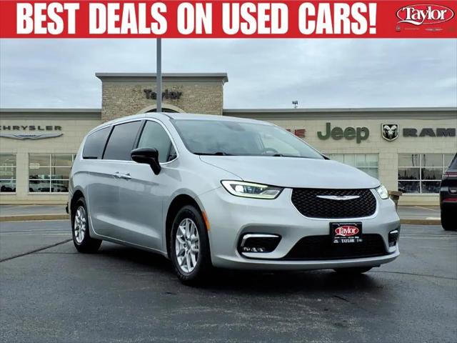 2024 Chrysler Pacifica Touring L for sale in Bourbannais, IL
