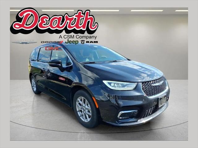 2025 Chrysler Pacifica Select for sale in Monroe, WI