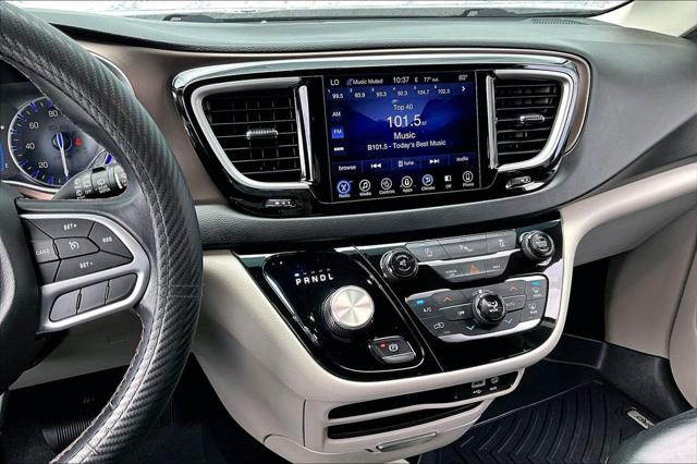 2017 Chrysler Pacifica Touring-L