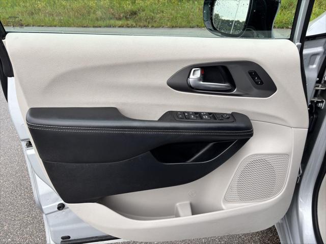 Used 2024 Chrysler Pacifica Touring L For Sale in Jackson, MI