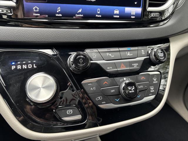 Used 2024 Chrysler Pacifica Touring L For Sale in Jackson, MI