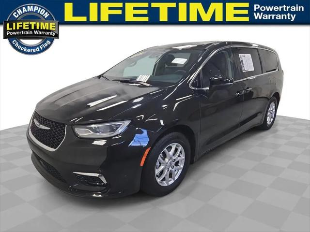 2023 Chrysler Pacifica Touring L for sale in Royal Oak, MI