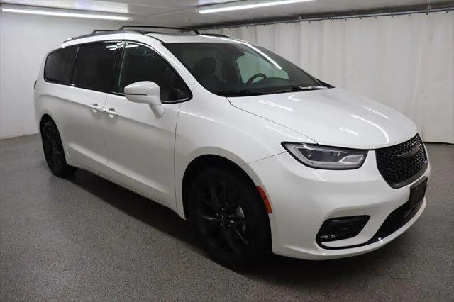 2021 Chrysler Pacifica Touring L for sale in Downers Grove, IL